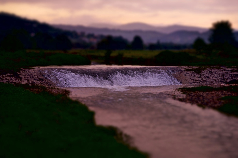 On the way back to Hotel Ca Masieri I stopped for this quick photo of a river spillway nearby. . . 19.08.14